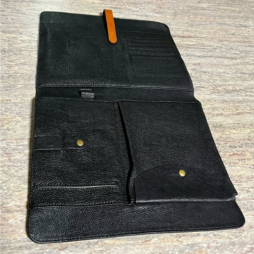 Mark & Graham pebble grain leather sleeve with many compartments
